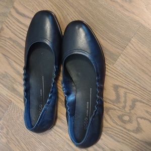 Ecco Flats